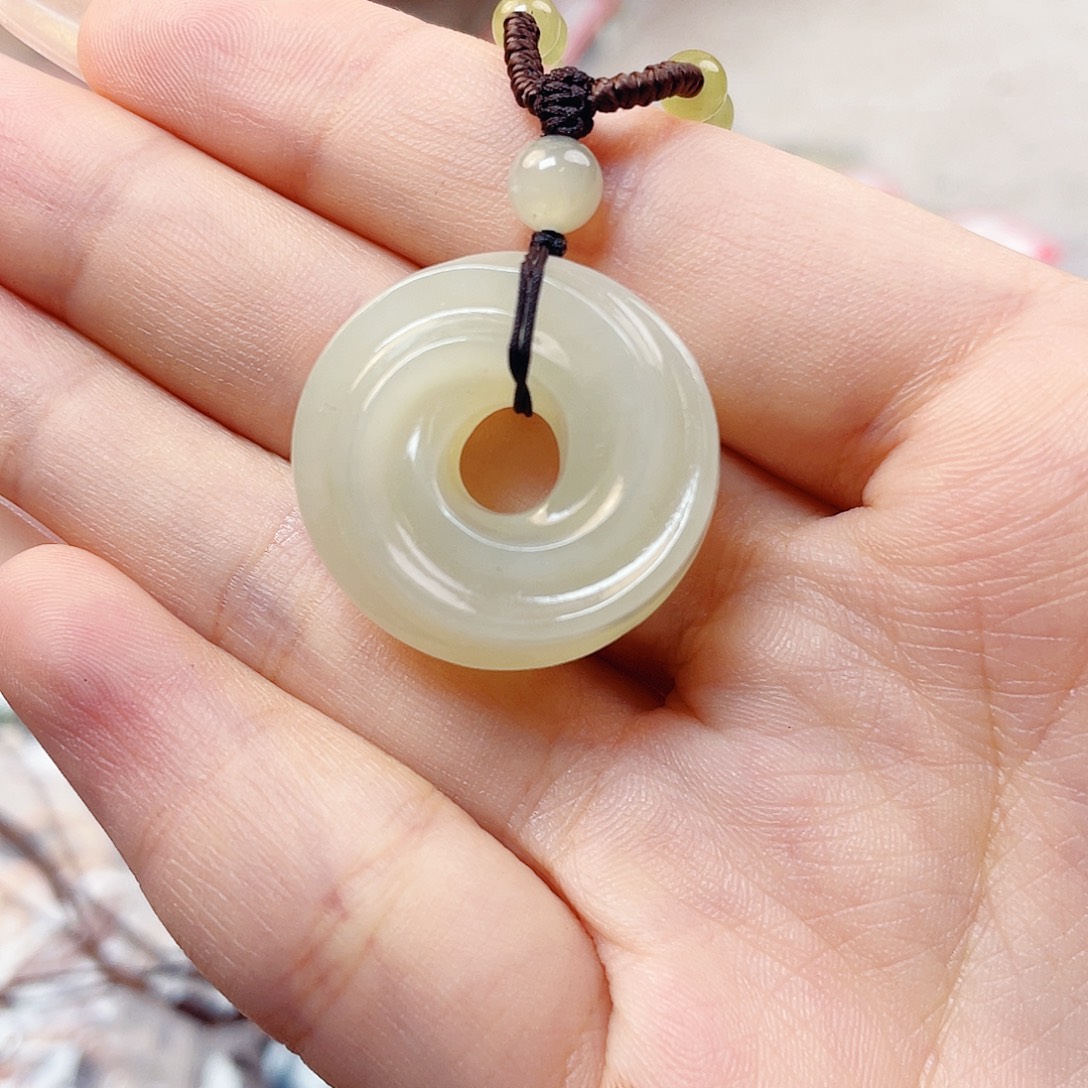 b****和田玉未镶嵌吊坠(赠链)