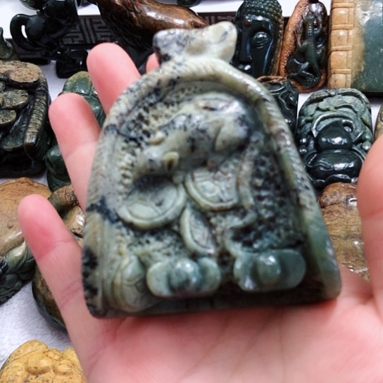 岫岩河磨玉（透闪石质玉）把件未镶嵌