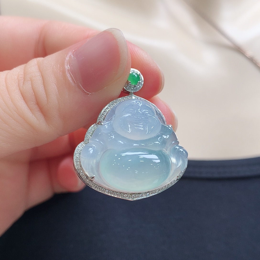 翡翠18K金镶嵌颈饰佛公