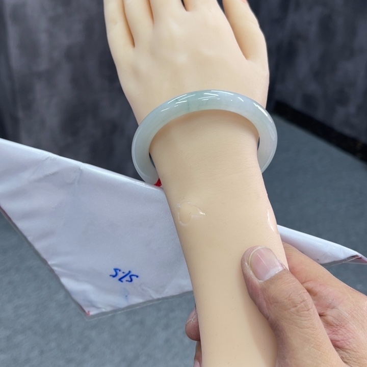 翡翠未镶嵌手镯未镶嵌翡翠