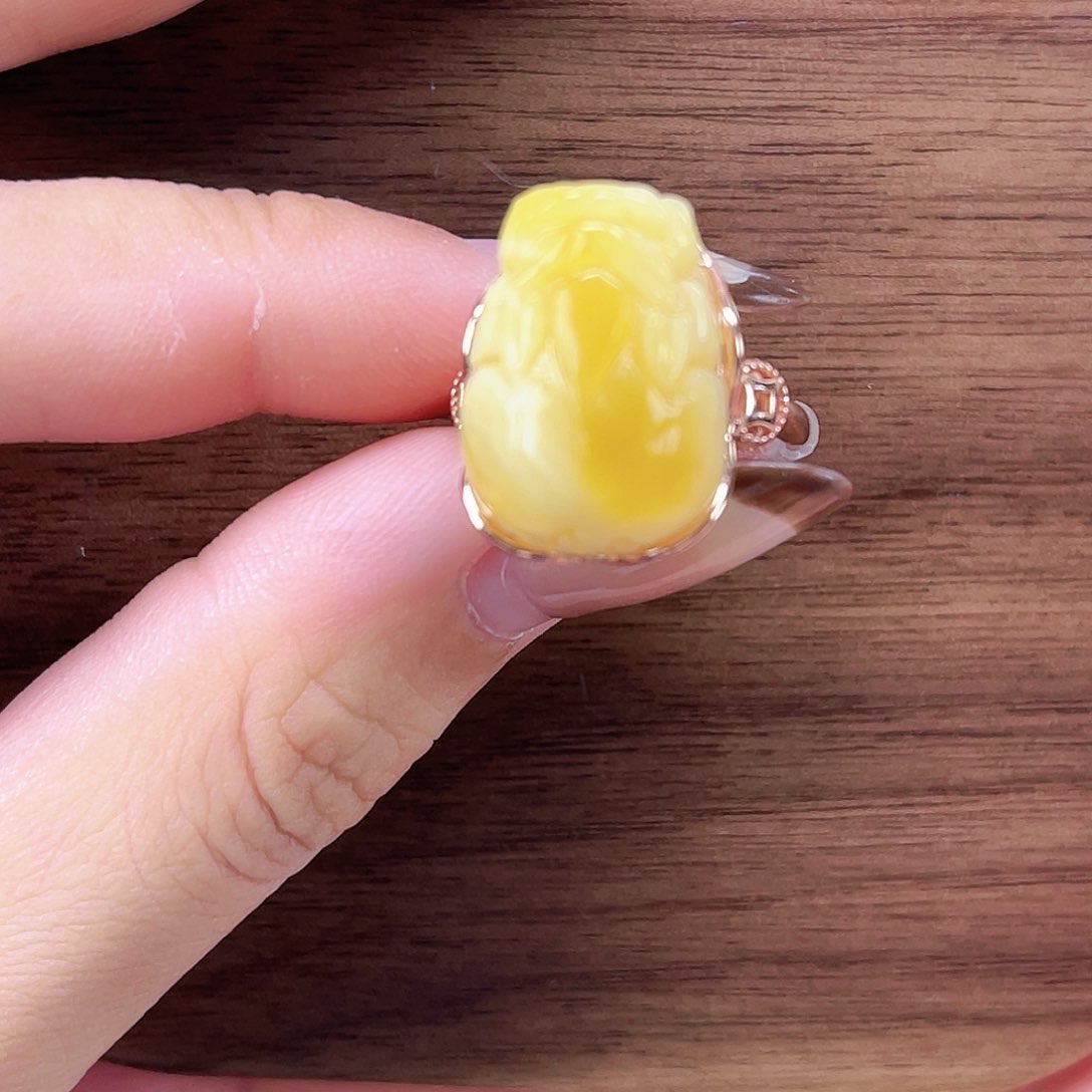 蜜蜡戒指银S925镶嵌貔貅