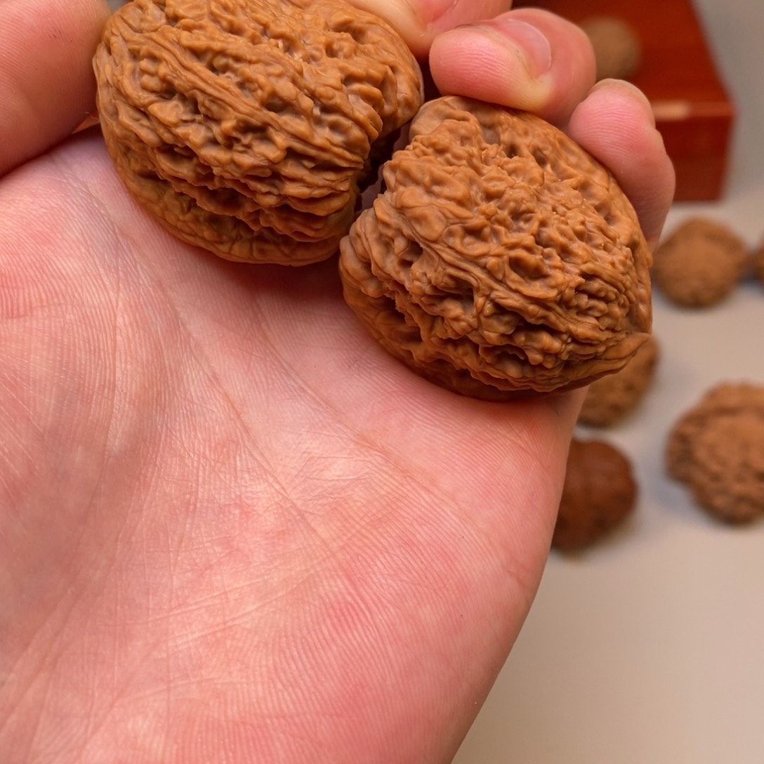 文玩核桃吊坠拉丝南将石