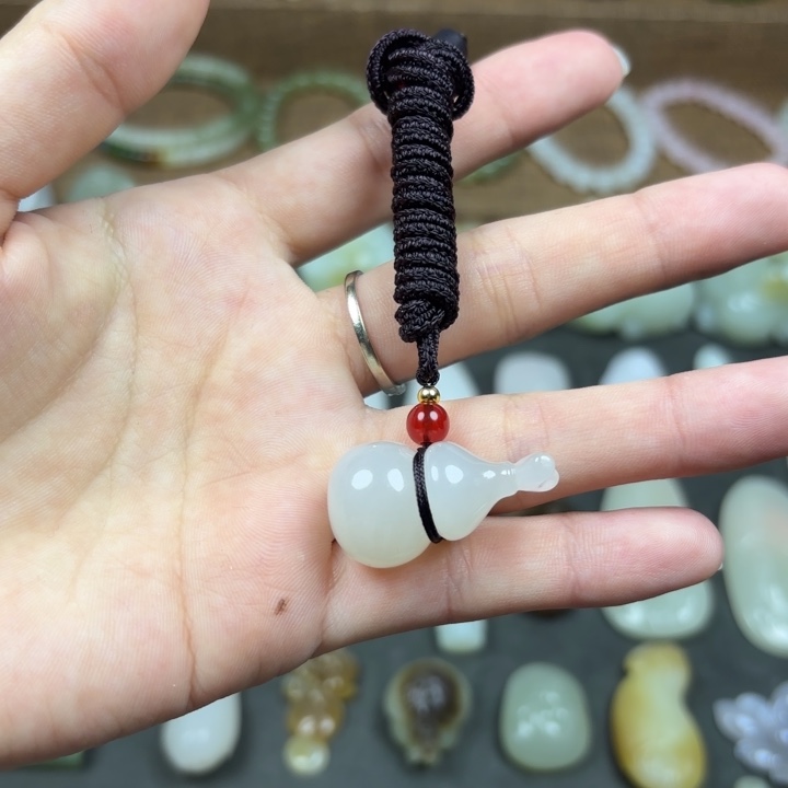 和田玉颈饰未镶嵌和田玉葫芦吊坠