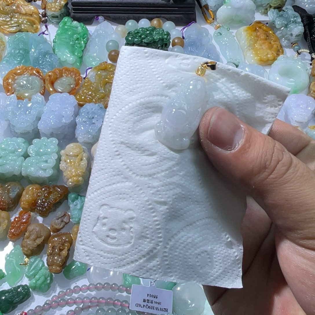 翡翠颈饰未镶嵌天然