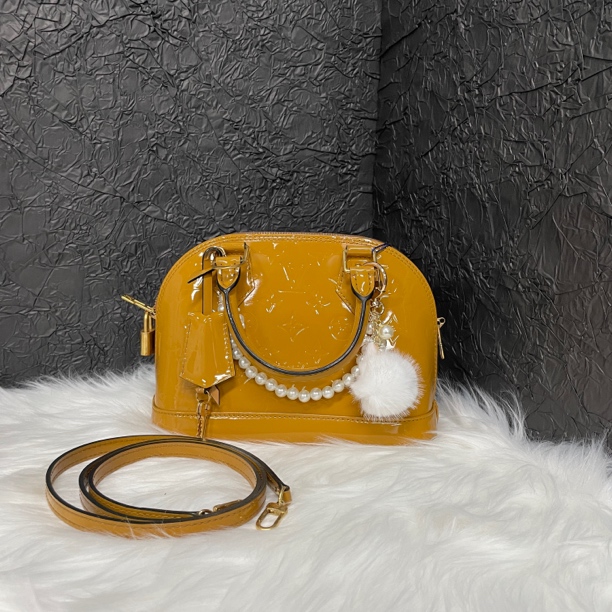 95新 LouisVuitton/路易威登 路易威登贝壳漆皮太妃金bb斜挎包