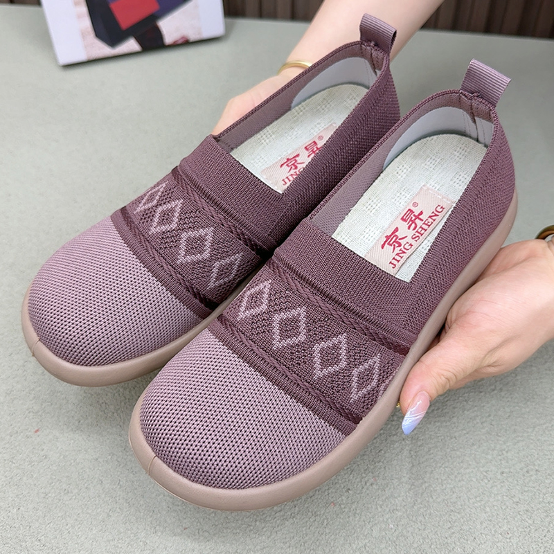老北京布鞋女新款飞织透气网面鞋浅口轻便单鞋软底防滑舒适妈妈鞋