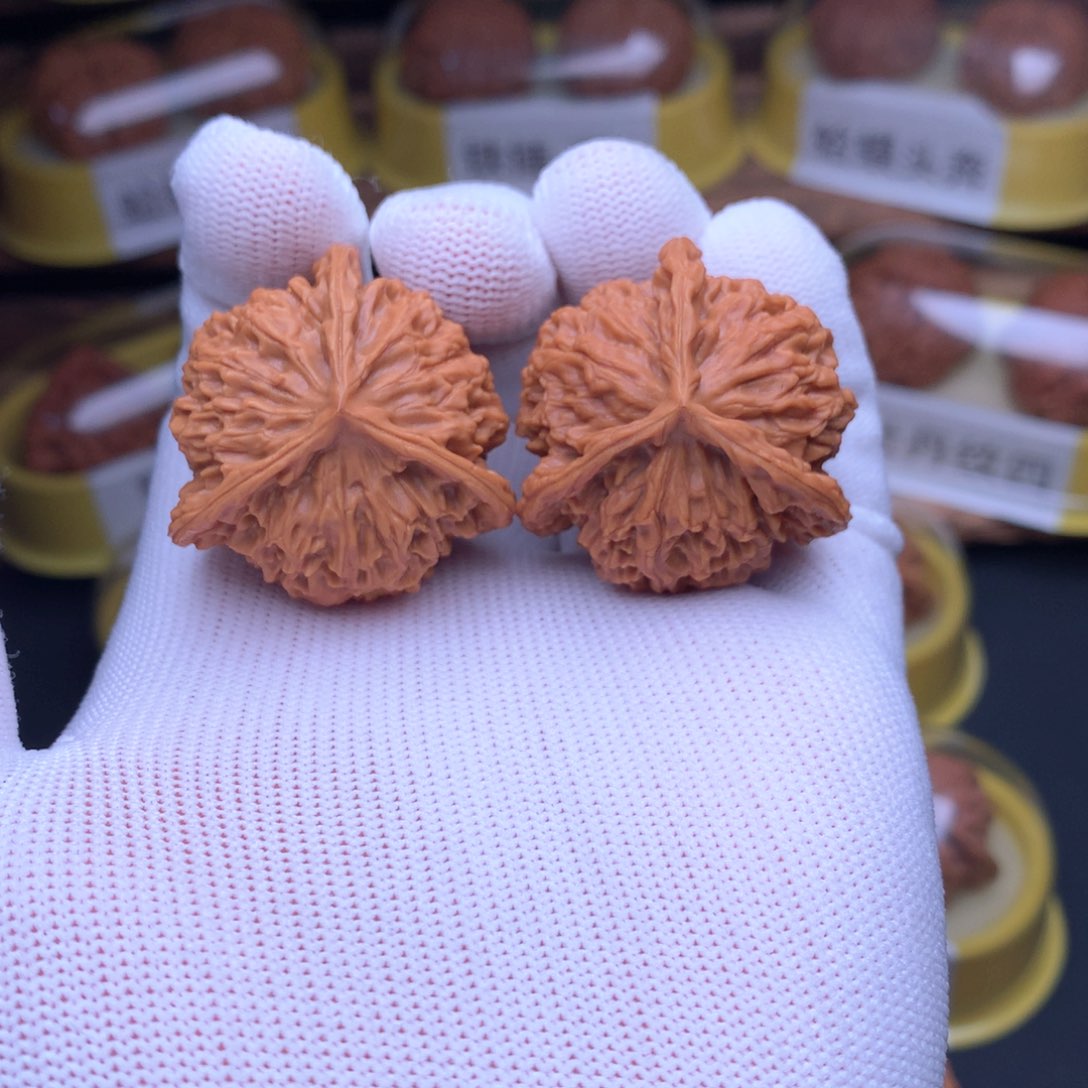 文玩核桃吊坠盘龙纹奔