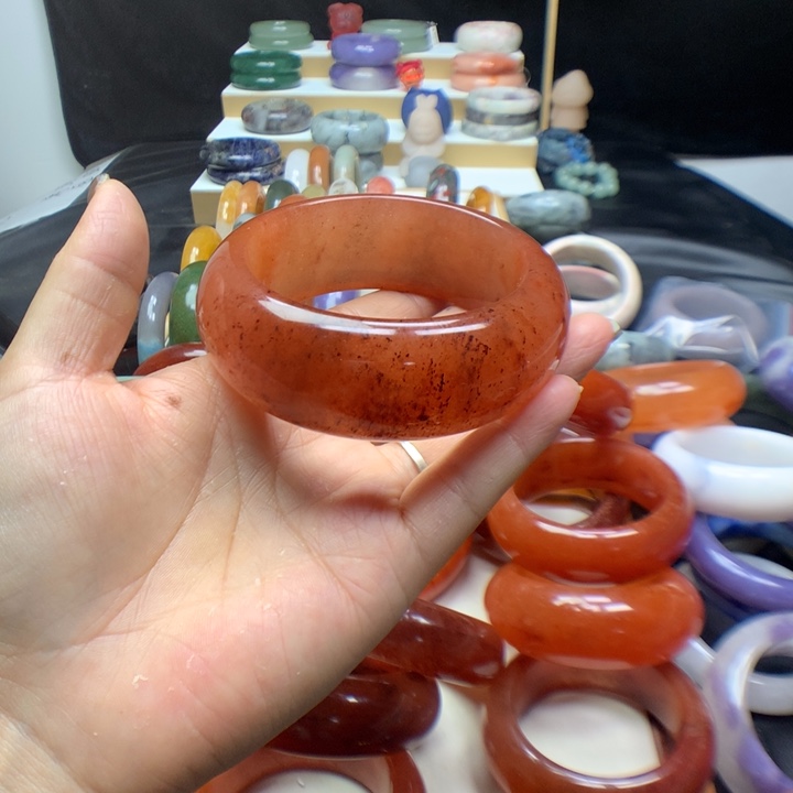 未镶嵌手镯石英质玉美*