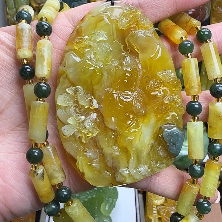 未镶嵌蛇纹石玉颈饰
