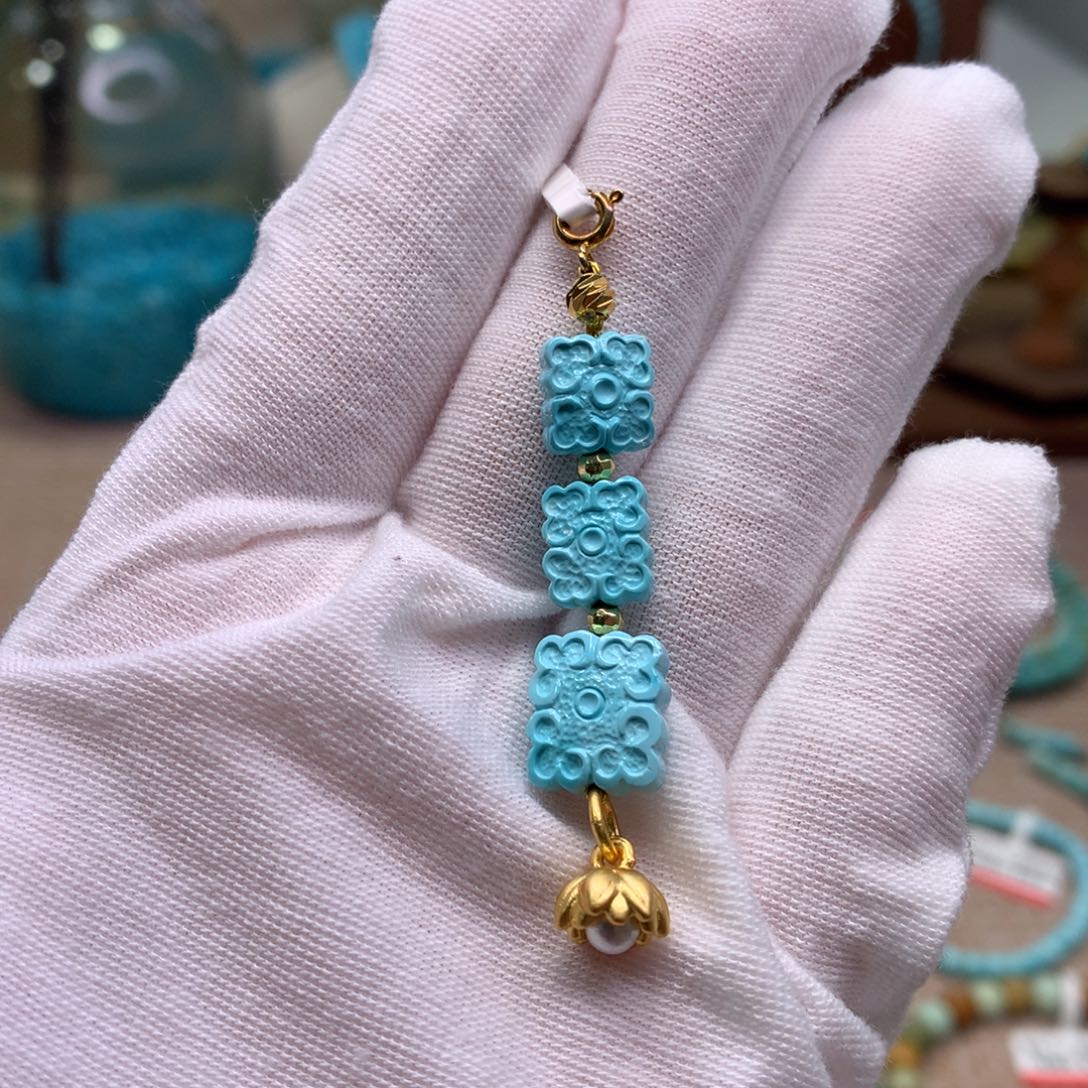 绿松石配饰未镶嵌