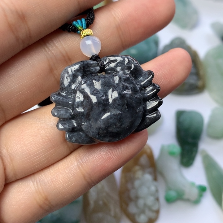 翡翠颈饰未镶嵌翡翠