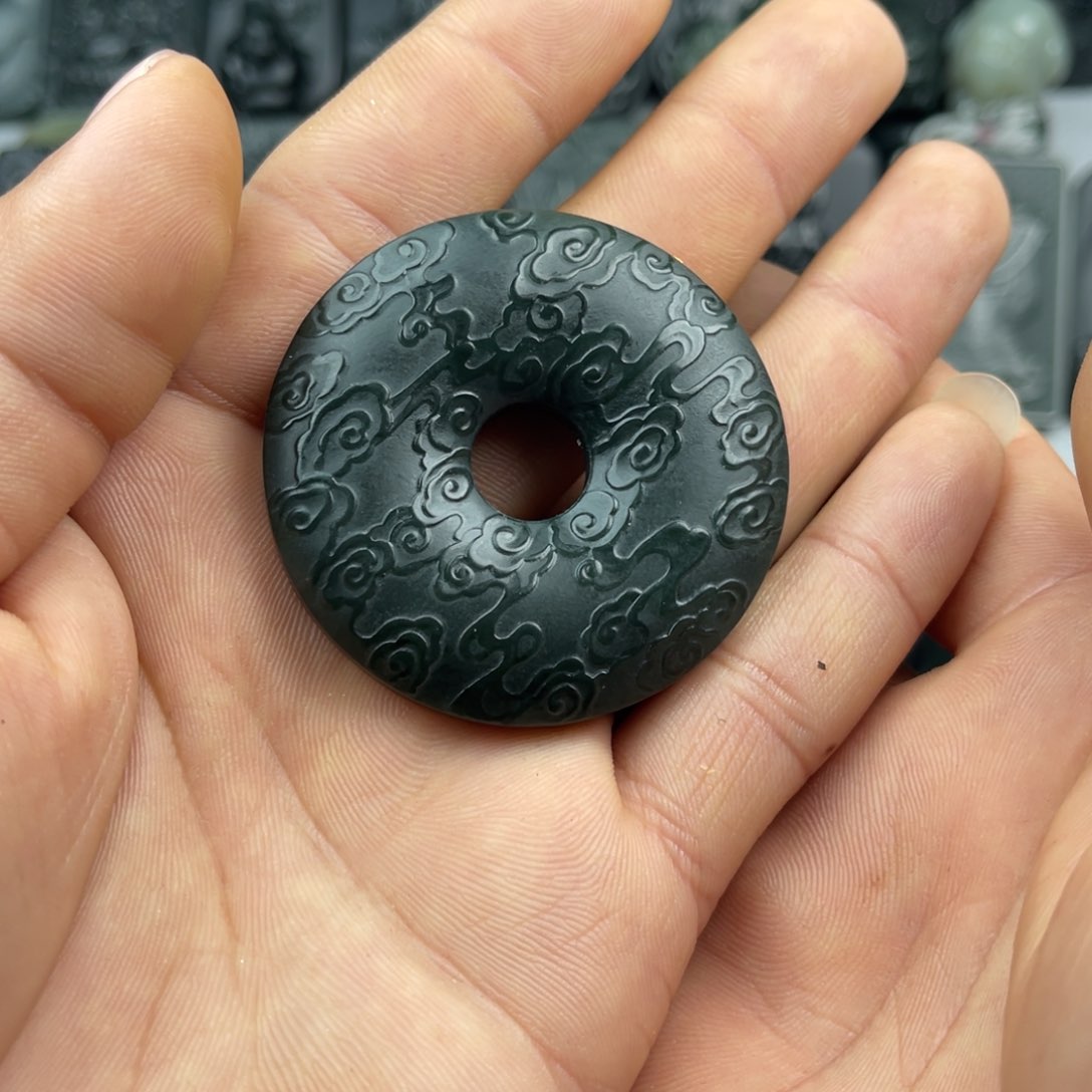 和田玉颈饰未镶嵌笑****罗