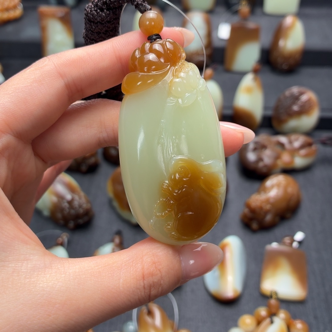 和田玉未镶嵌颈饰