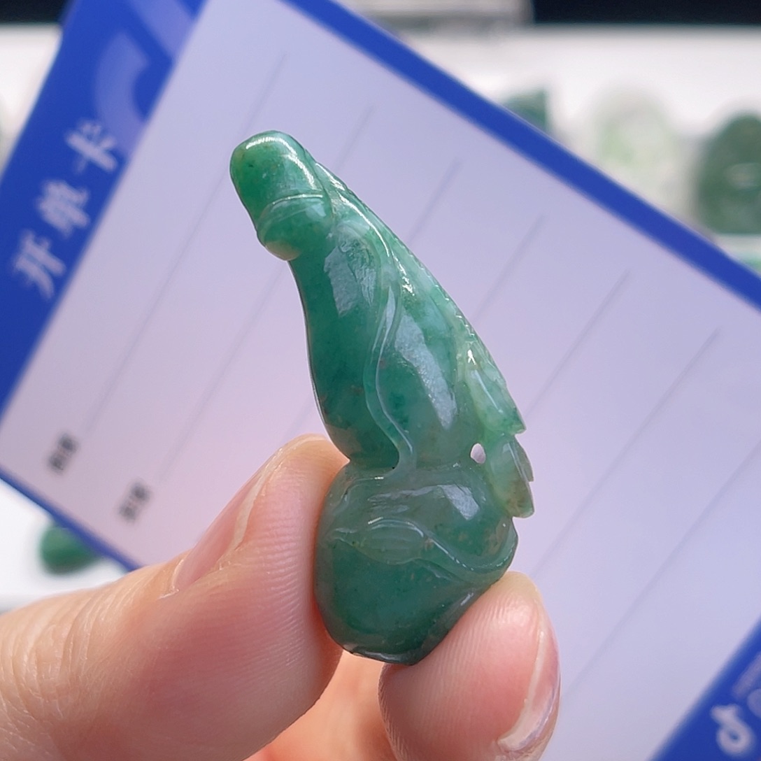 独山玉未镶嵌颈饰