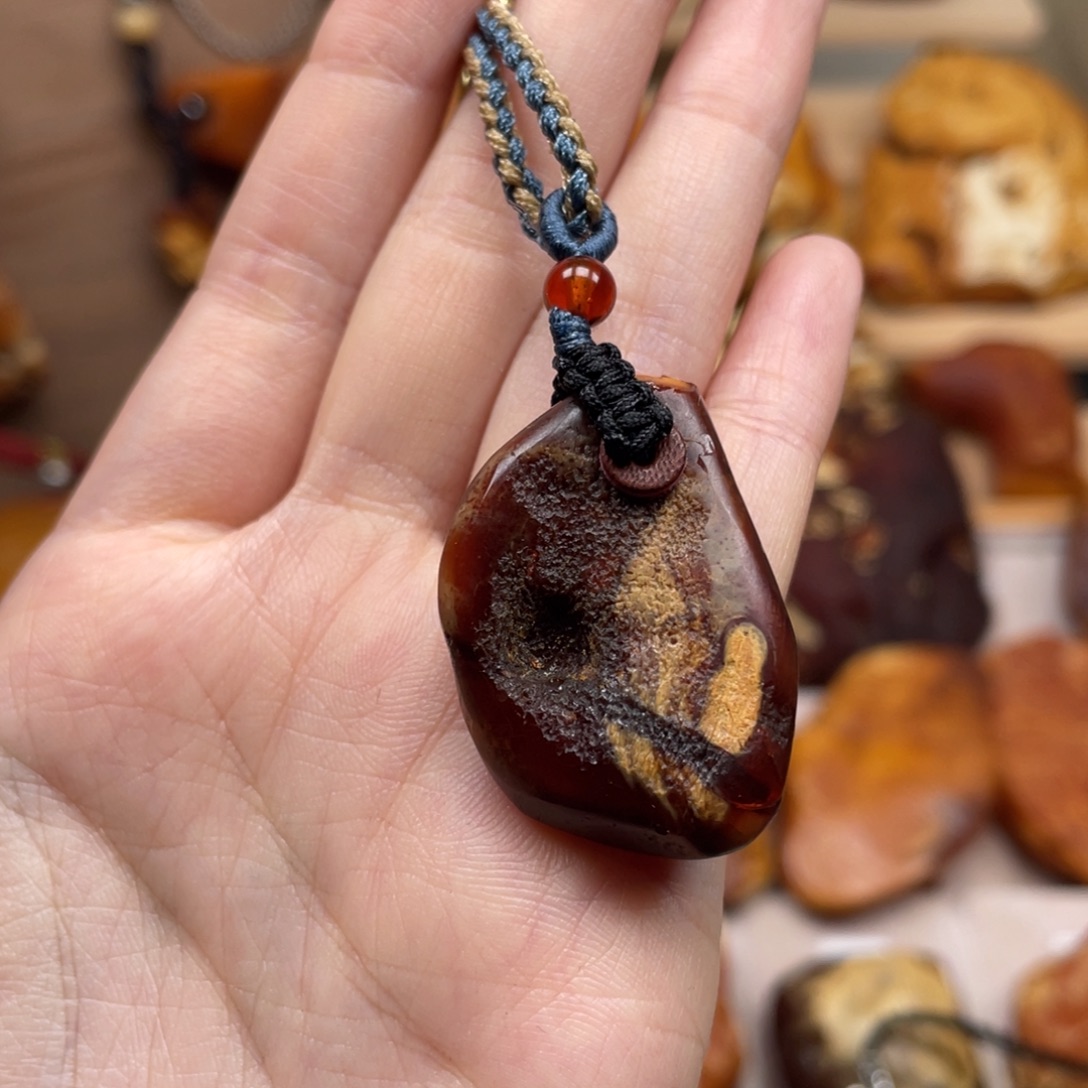 琥珀未镶嵌珠宝奇石