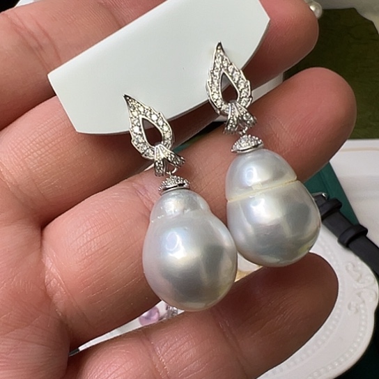 银S925镶嵌耳饰海水珍珠