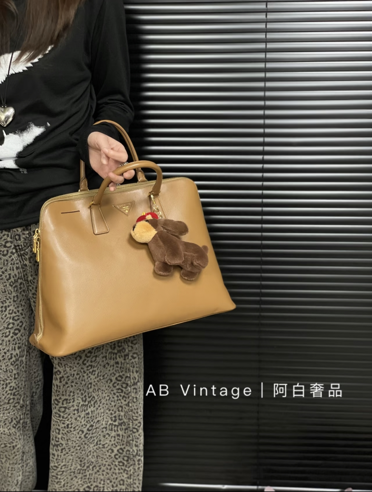 95新 Prada/普拉达 阿白奢品｜Prada卡其棕色贝壳包