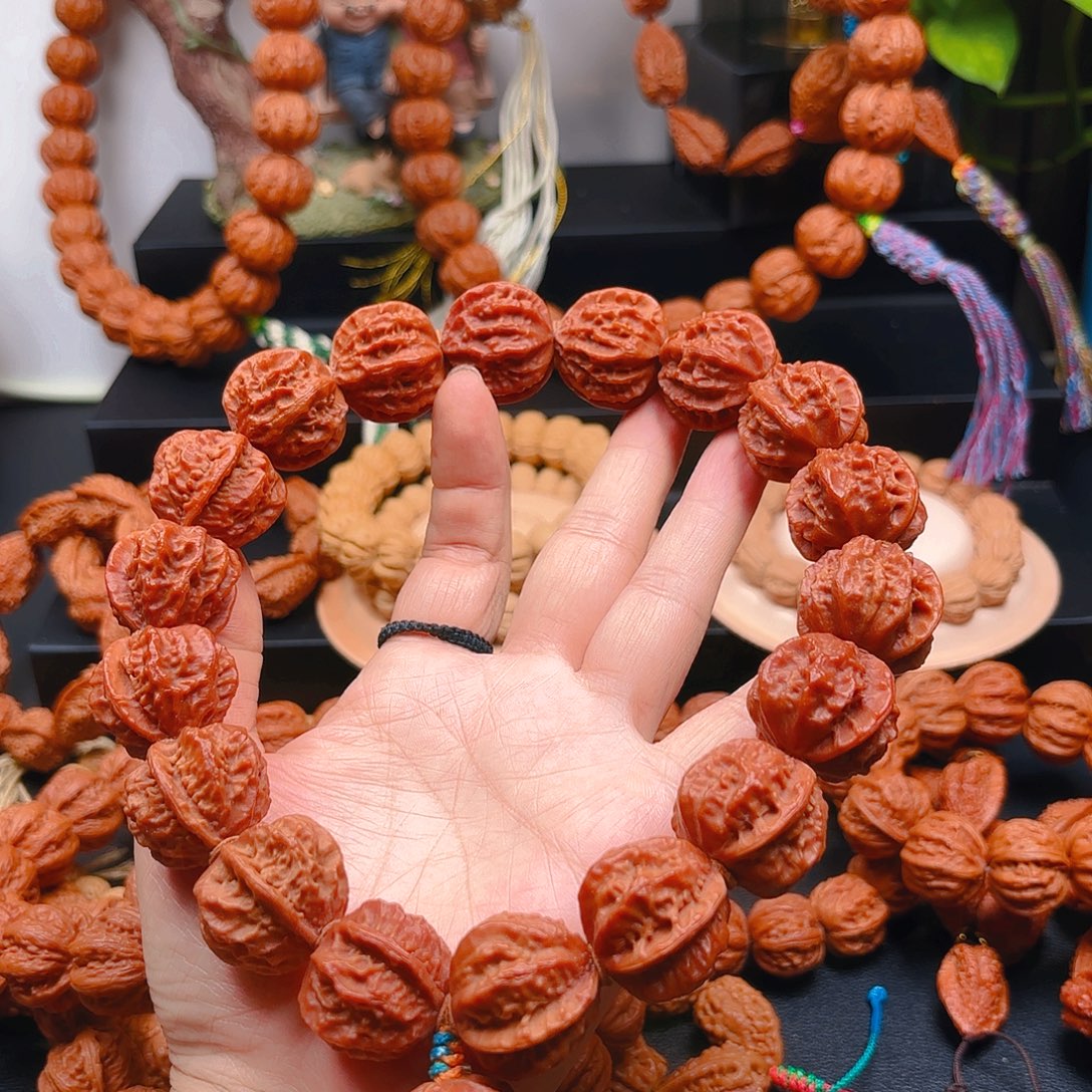 小***王文玩核桃手串核桃手持