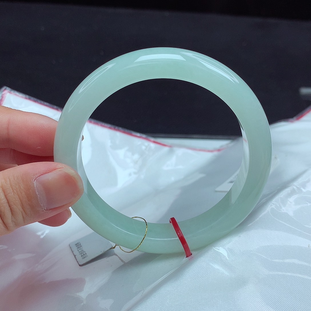 翡翠手镯未镶嵌57圈858