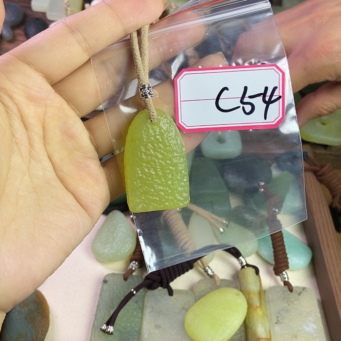 蛇纹石玉手链未镶嵌不**儿