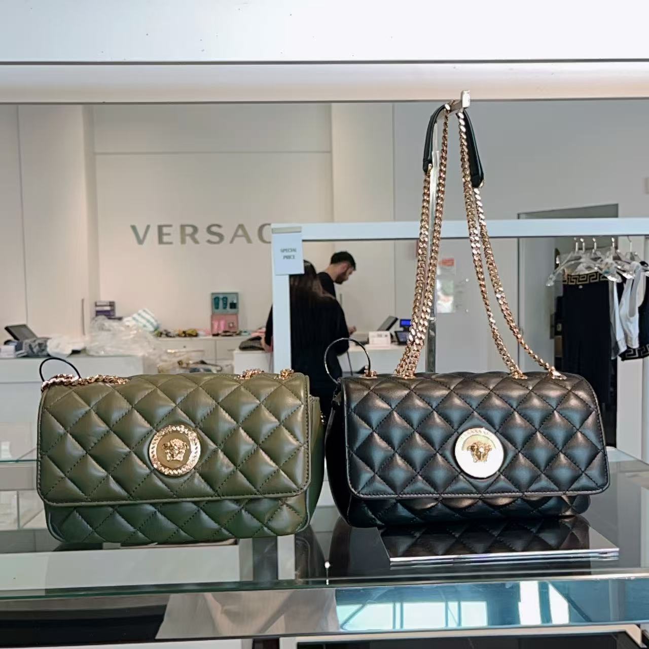 未使用 VERSACE/范思哲 女包菱格纹链条单肩斜挎包多色