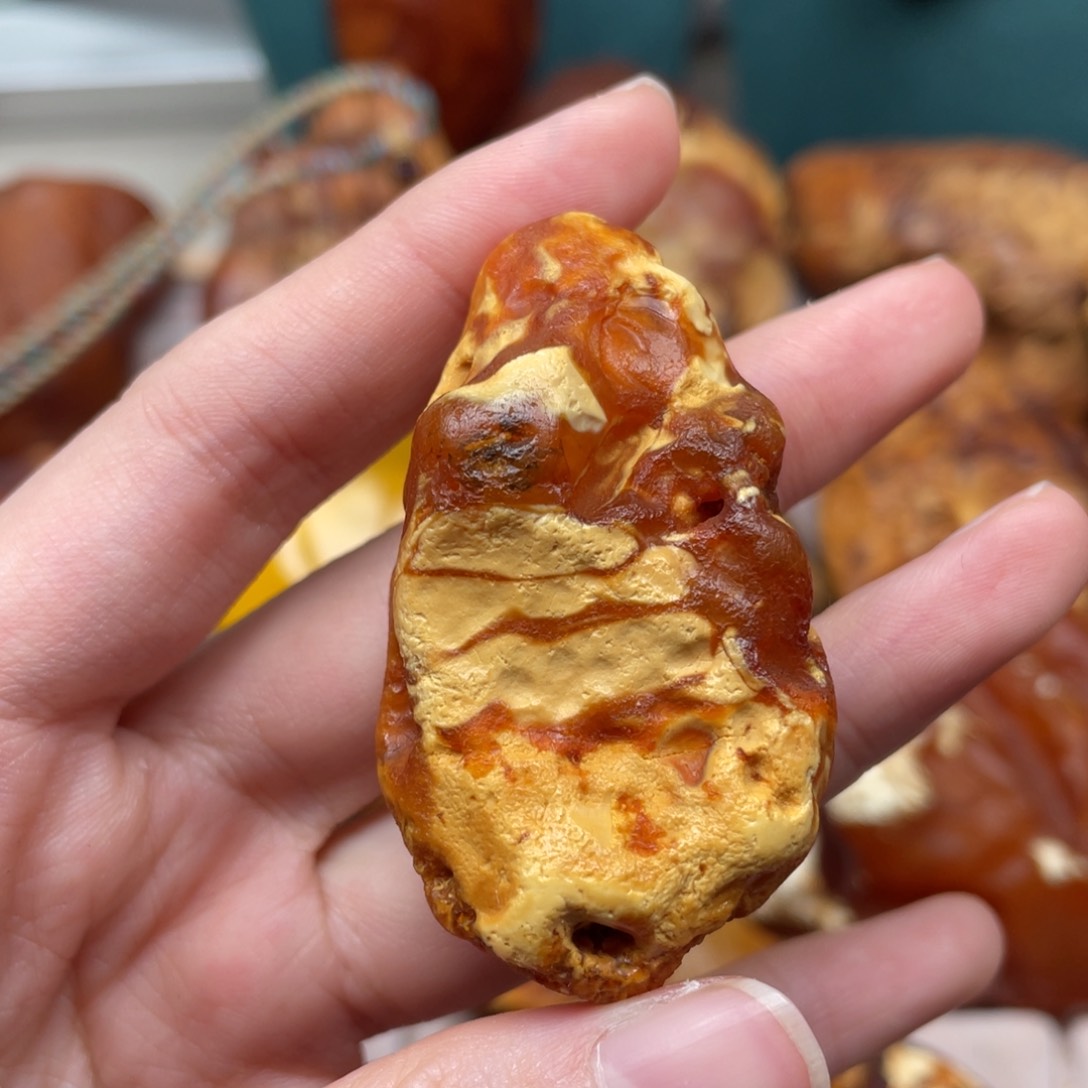 琥珀珠宝奇石未镶嵌