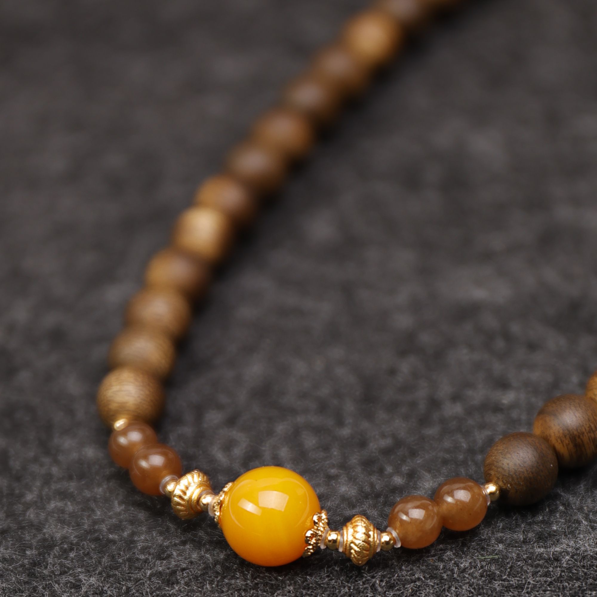 沉香香港黄棋楠沉香0.8多圈设计款