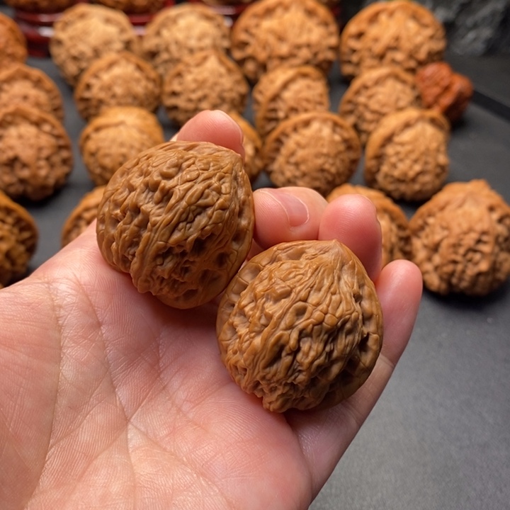 文玩核桃把件34尺金龟子野核