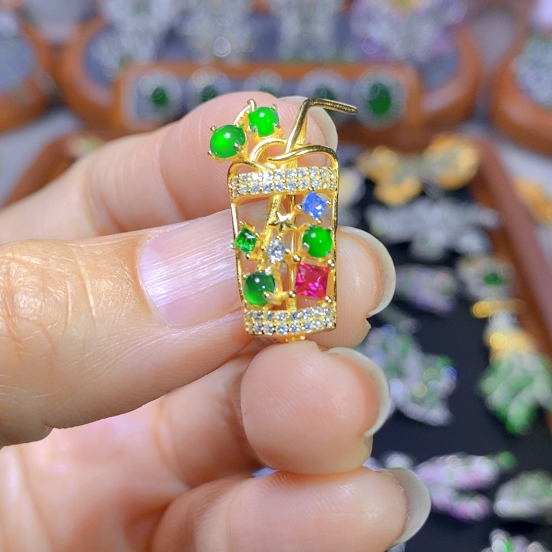 翡翠颈饰银S925镶嵌天然翡翠