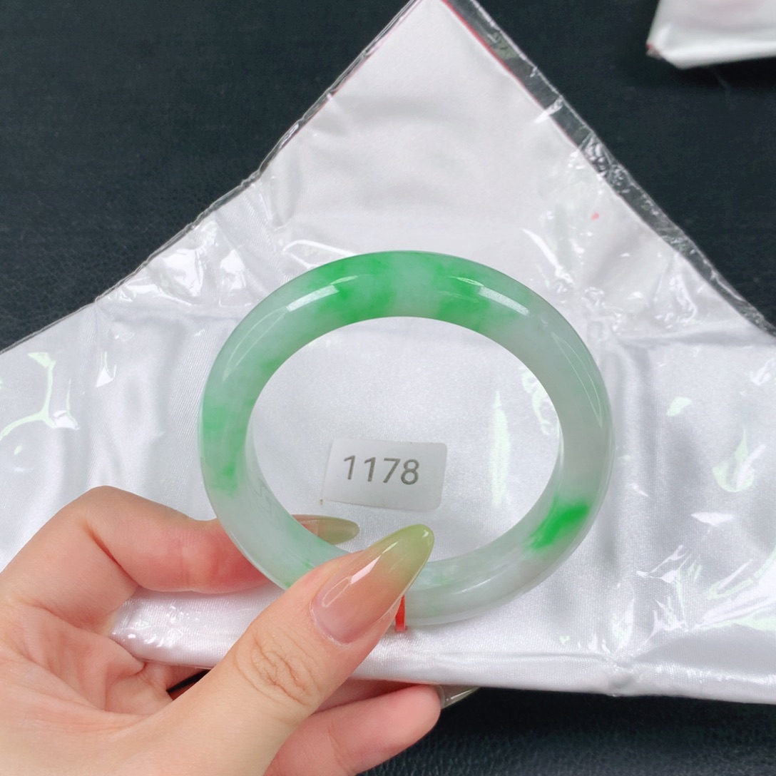 未镶嵌手镯翡翠天然翡翠手镯04