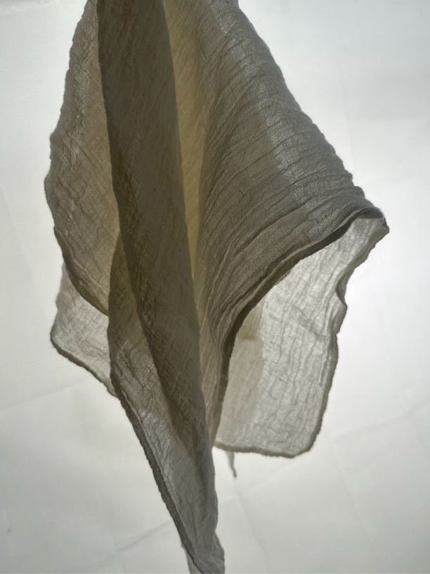 卓立•秦 原版 Q1029 艺术皱方巾 100%亚麻 长宽67厘米 