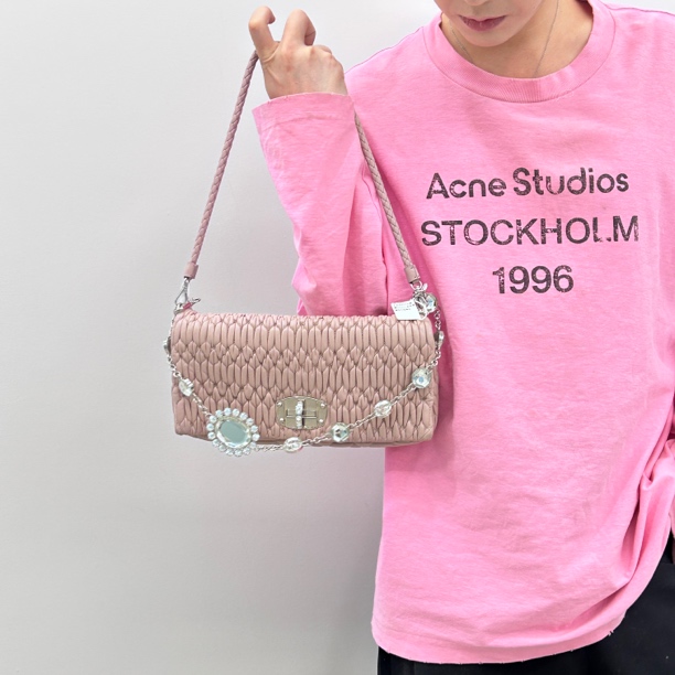 95新 MIU MIU/缪缪 缪缪   粉色钻石链斜挎包单肩包