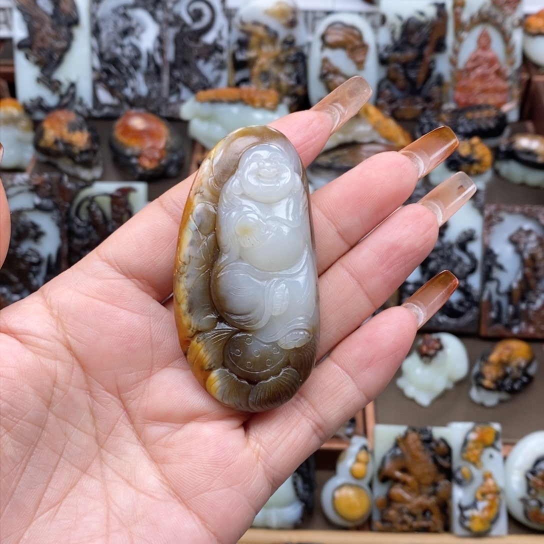 颈饰未镶嵌和田玉