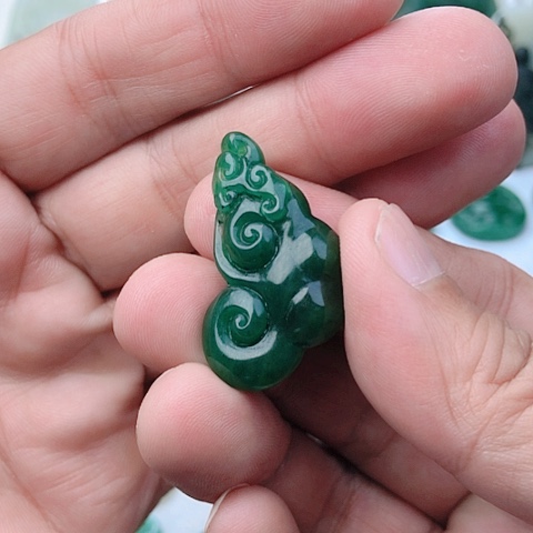 未镶嵌独山玉吊坠(不含链)笑*尘