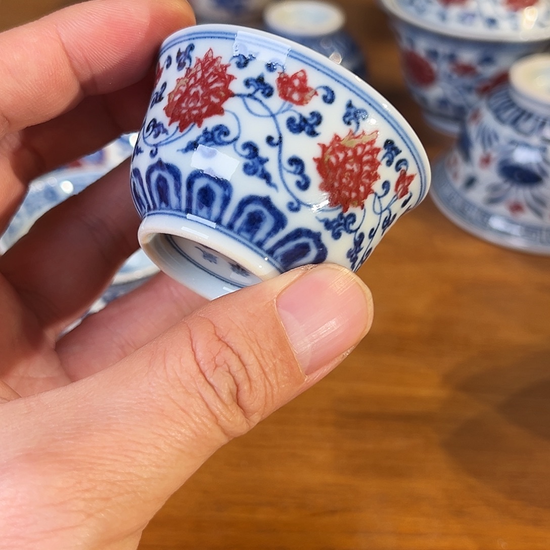 岚溪草堂缠枝莲釉里红