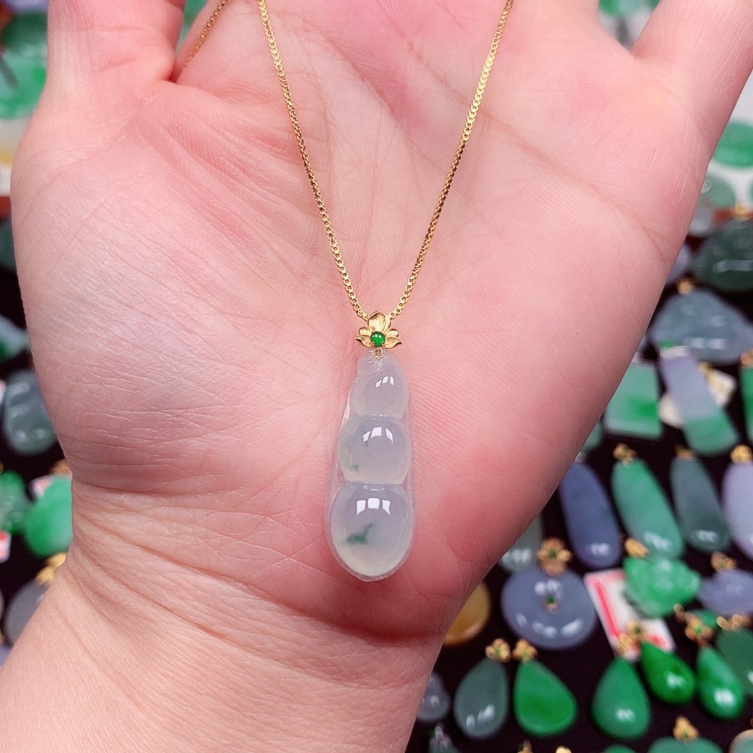 翡翠18K金镶嵌颈饰