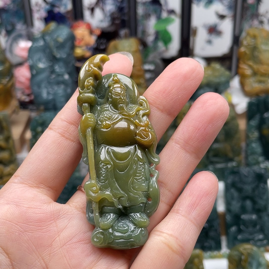 颈饰未镶嵌翡翠天然翡翠a货关公