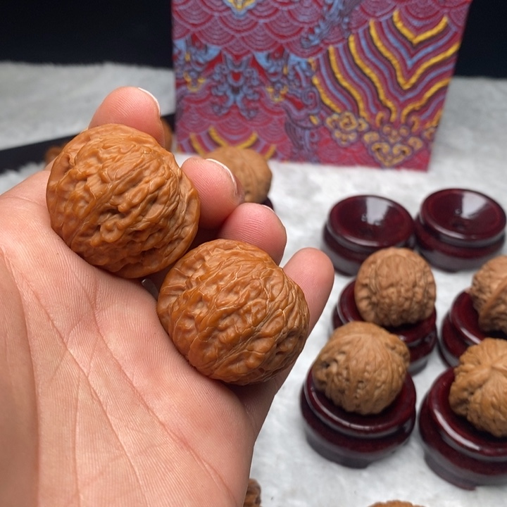 沈***木把件文玩核桃36.5磨盘