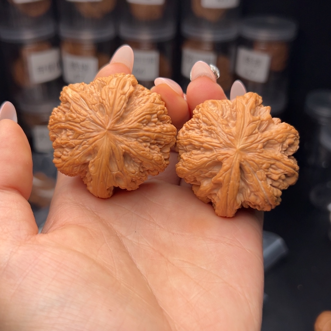 文玩核桃吊坠c****m大粗筋