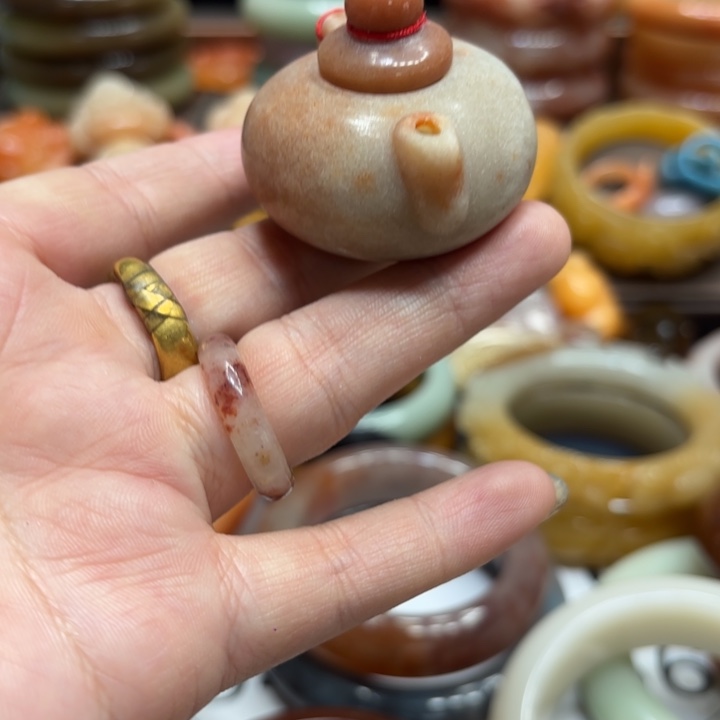 石英岩玉合金颈饰