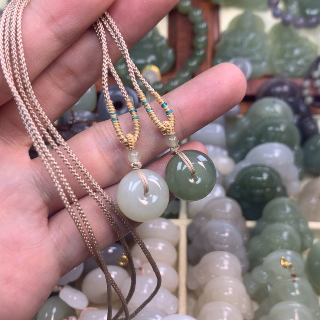 【闪购商品】颈饰未镶嵌和田玉