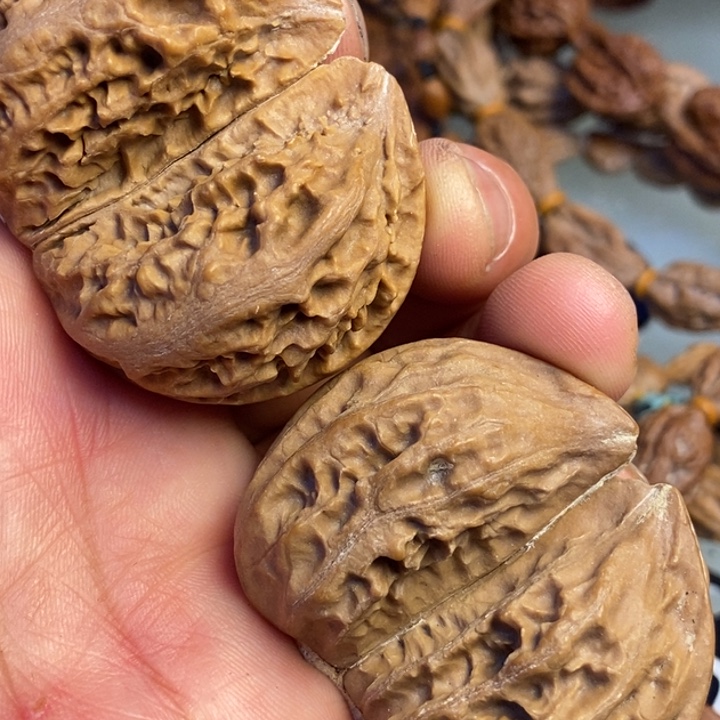 文玩核桃吊坠拿姐72