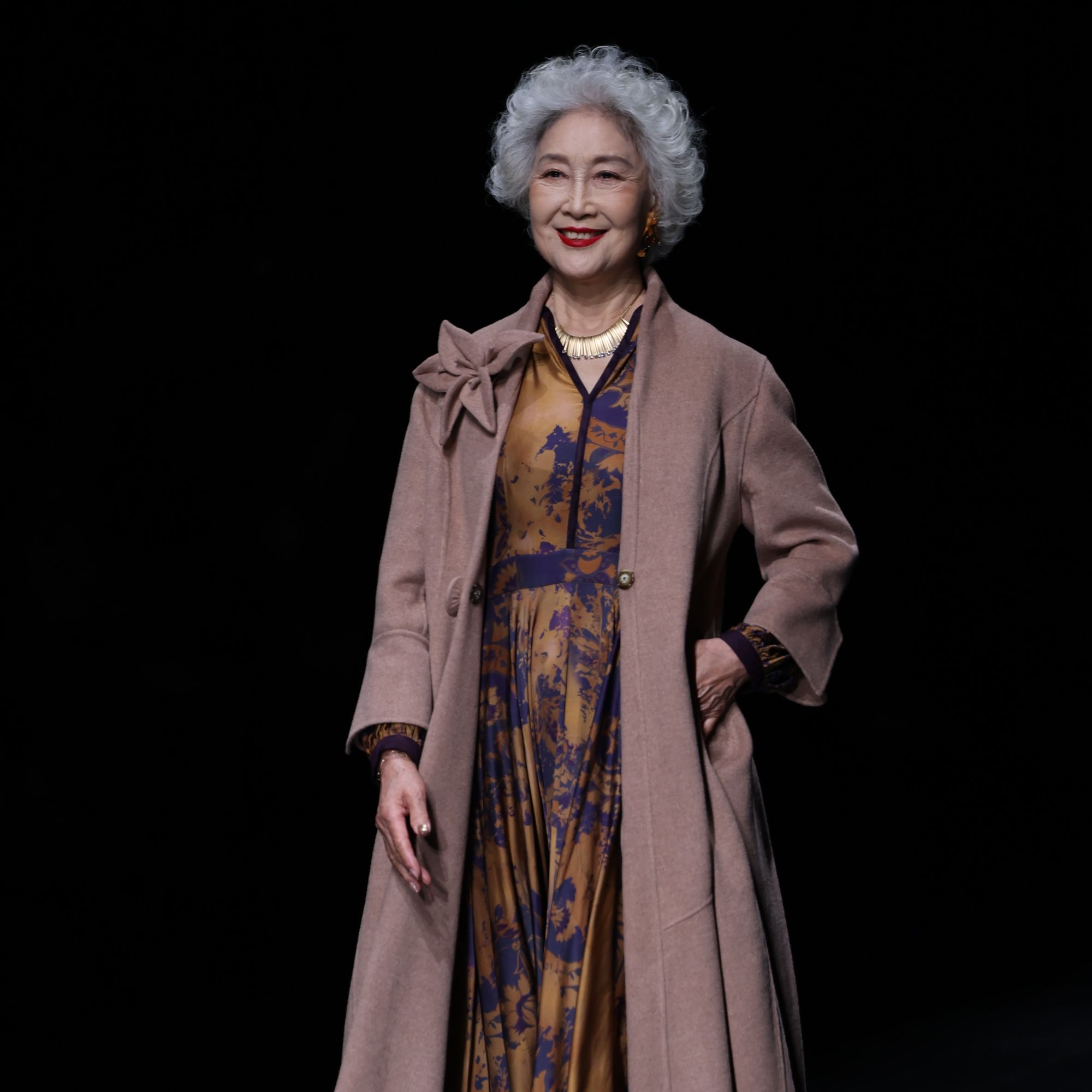 【2025年武汉时装周秀款】驼色双面羊绒设计款收腰大衣