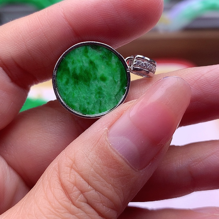 翡翠颈饰银S925镶嵌翡翠