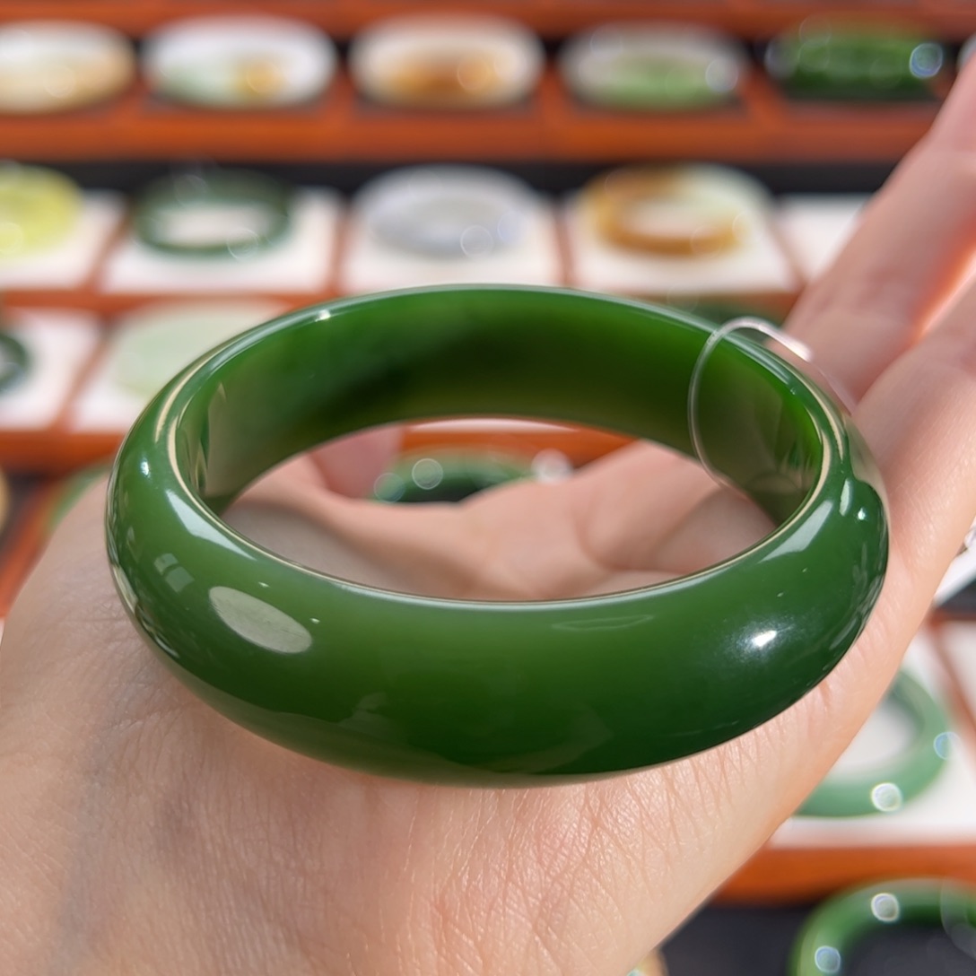 和田玉（碧玉）手镯未镶嵌