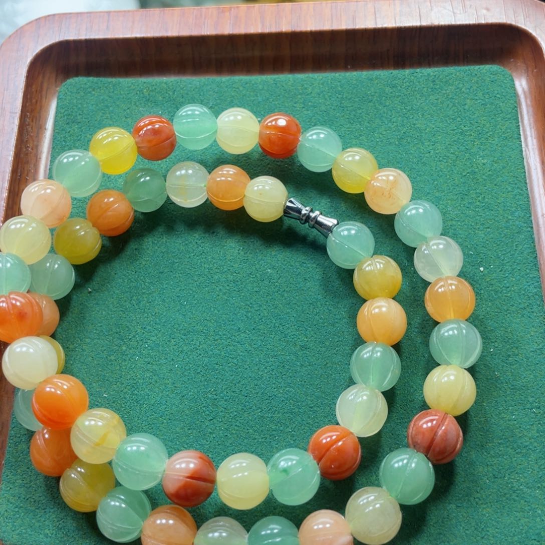 未镶嵌石英质玉（黄龙玉）手镯