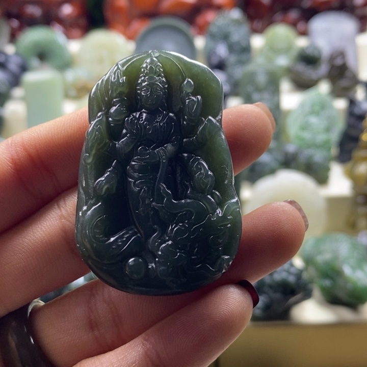 和田玉颈饰未镶嵌