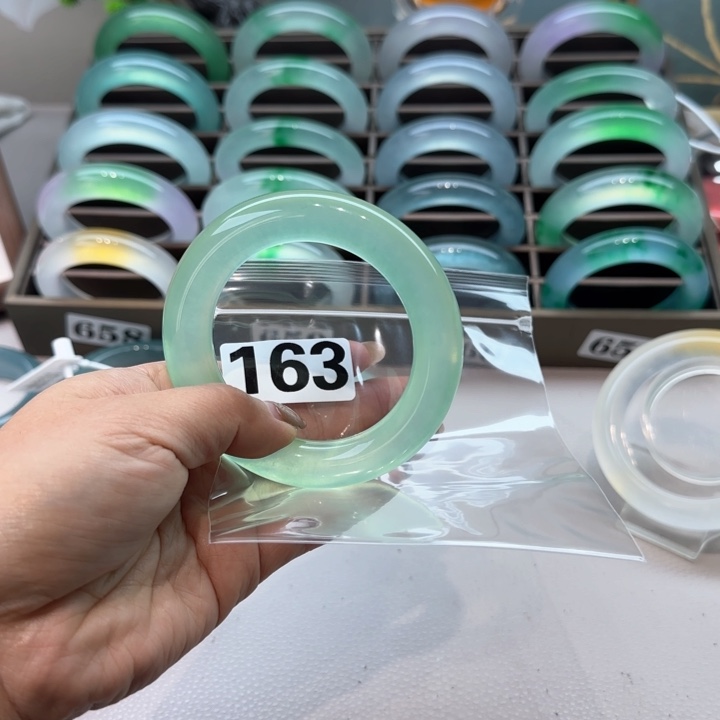 玉站****.时尚飘花手镯163