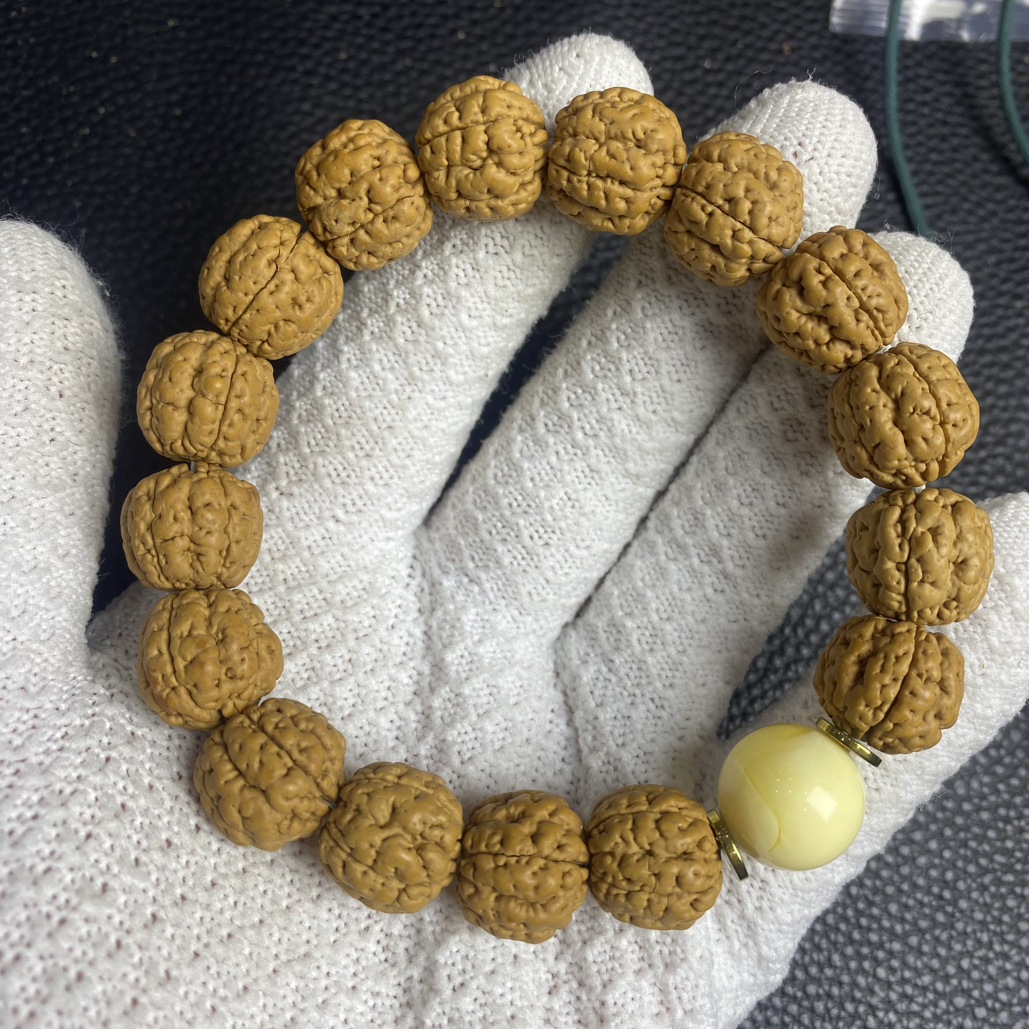 爆肉小金刚菩提碧根果手串卡15左右 A647
