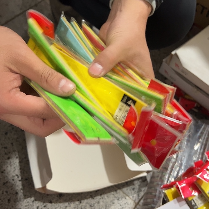 子线仕挂随机发8包黄色的